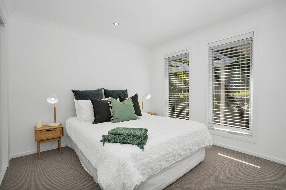 Photo of Others in Rosebud