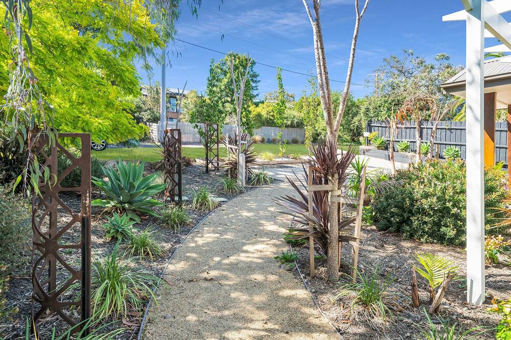 Photo of Others in Rosebud