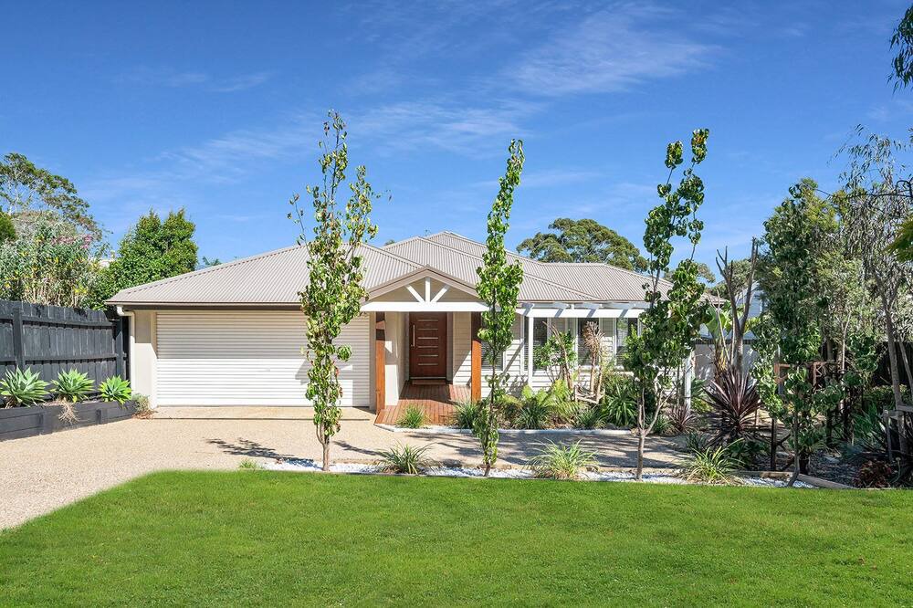 Photo of Others in Rosebud