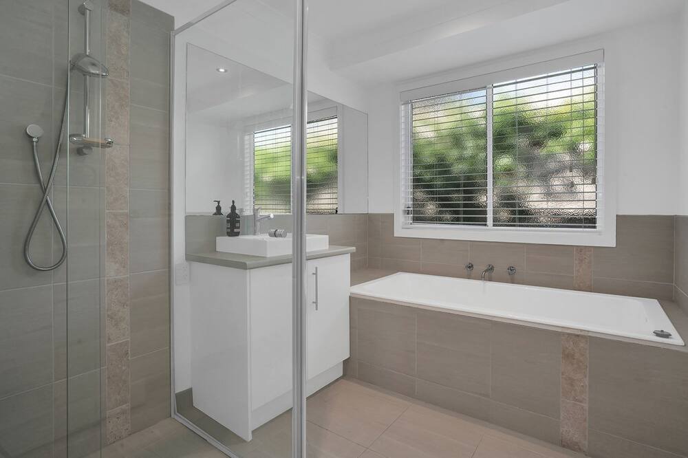 Photo of Others in Rosebud