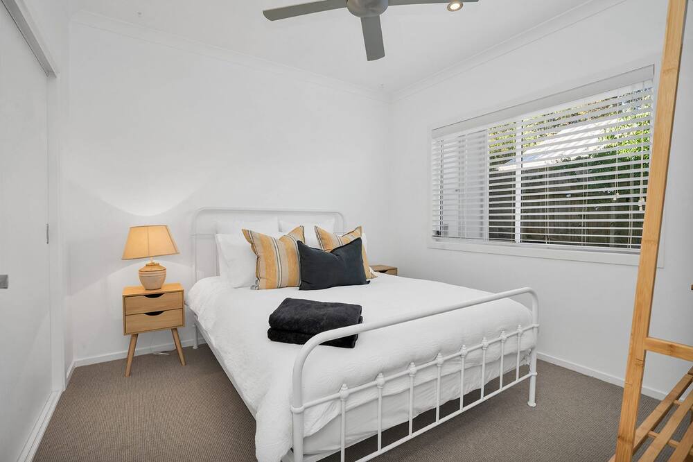 Photo of Others in Rosebud