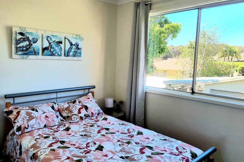 Photo of Bedroom in Batehaven