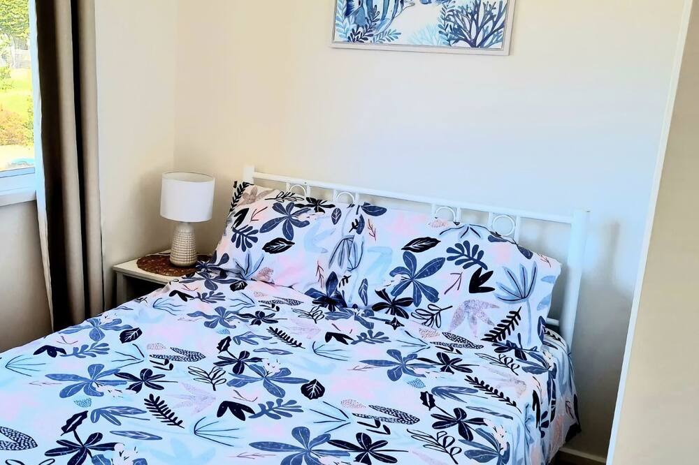 Photo of Bedroom in Batehaven