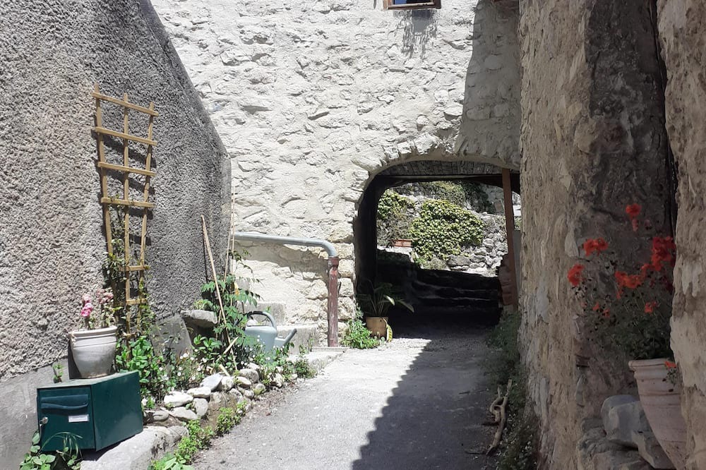 Photo of Outdoor in Ponet-et-Saint-Auban