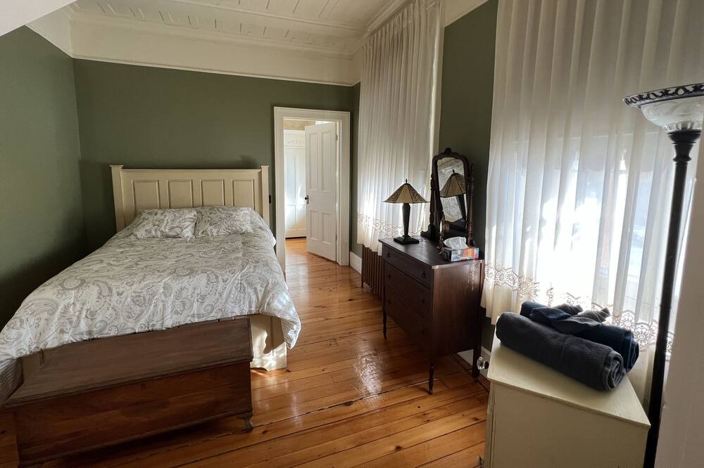 Photo of Bedroom in Saint-Zephirin-de-Courval