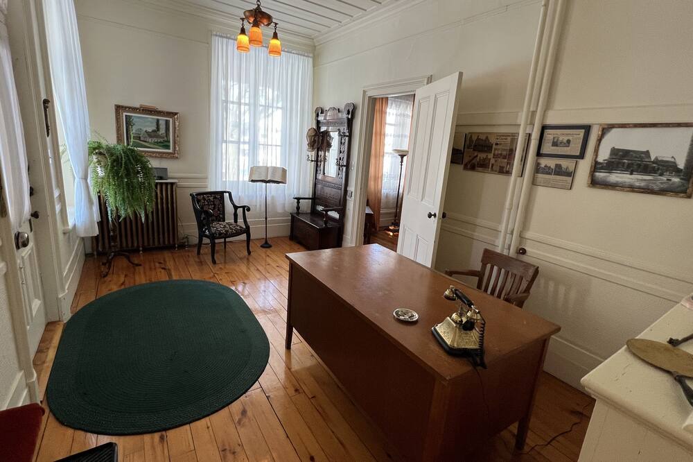 Photo of Livingroom in Saint-Zephirin-de-Courval