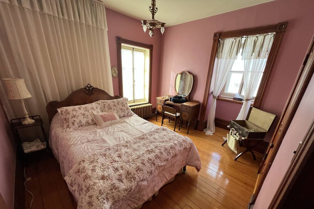 Photo of Bedroom in Saint-Zephirin-de-Courval
