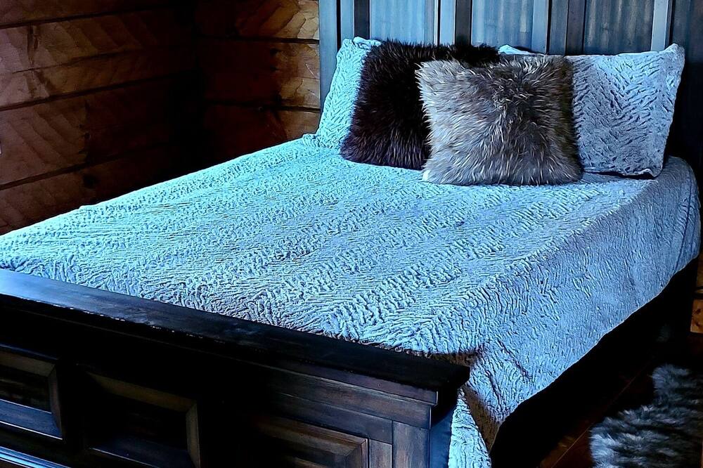 Photo of Bedroom in Pine Creek