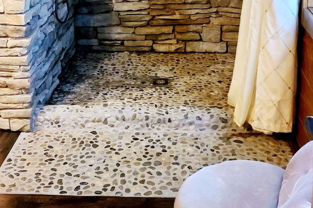 Photo of Bathroom in Pine Creek