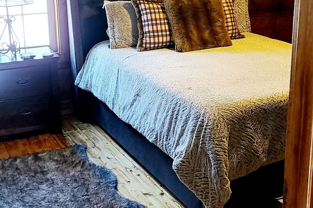 Photo of Bedroom in Pine Creek