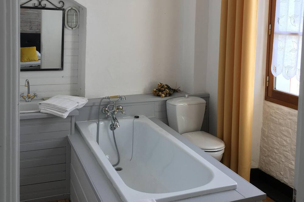 Photo of Bathroom in Le Pouliguen