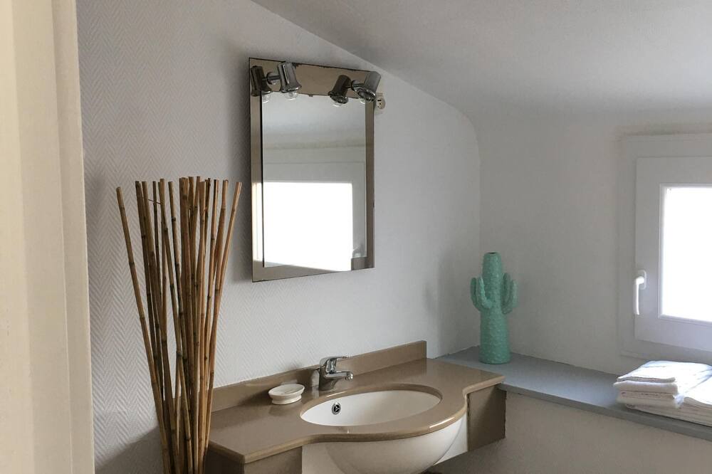 Photo of Bathroom in Le Pouliguen
