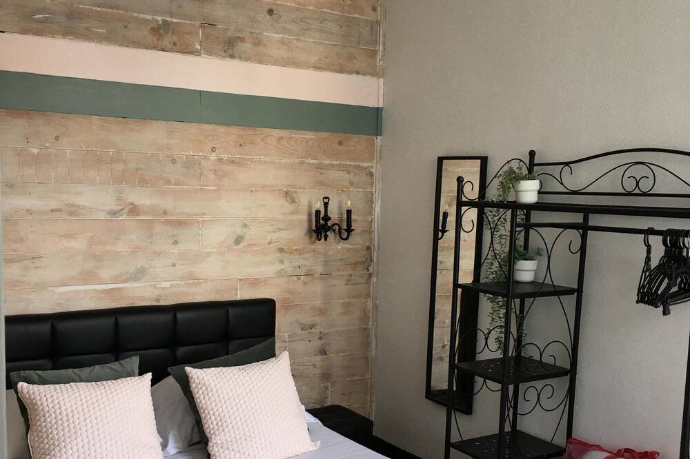 Photo of Bedroom in Le Pouliguen