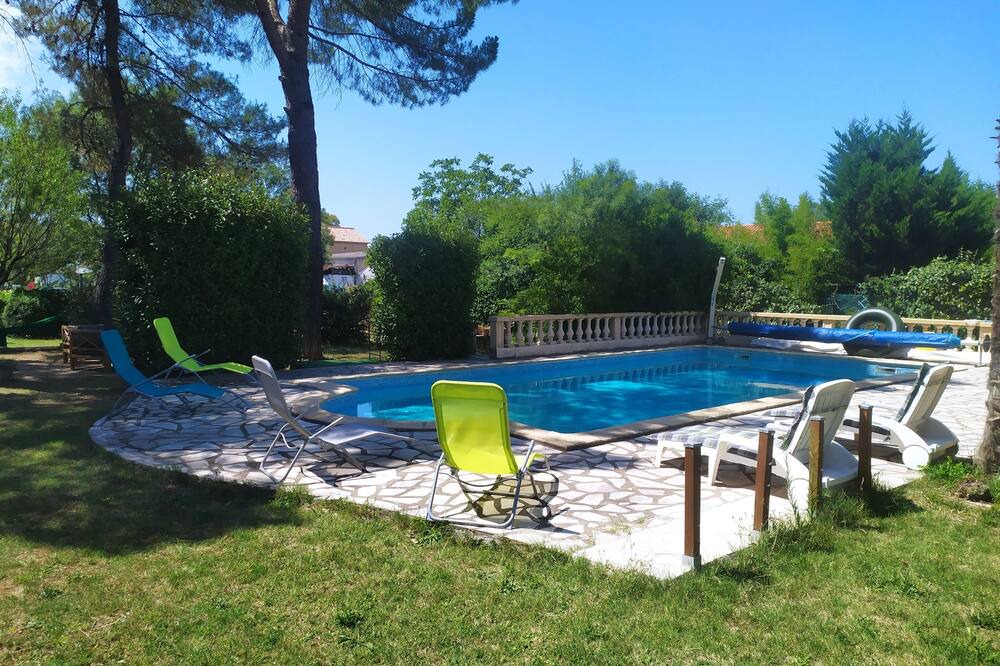 Photo of Outdoor in Saint-Julien-les-Rosiers