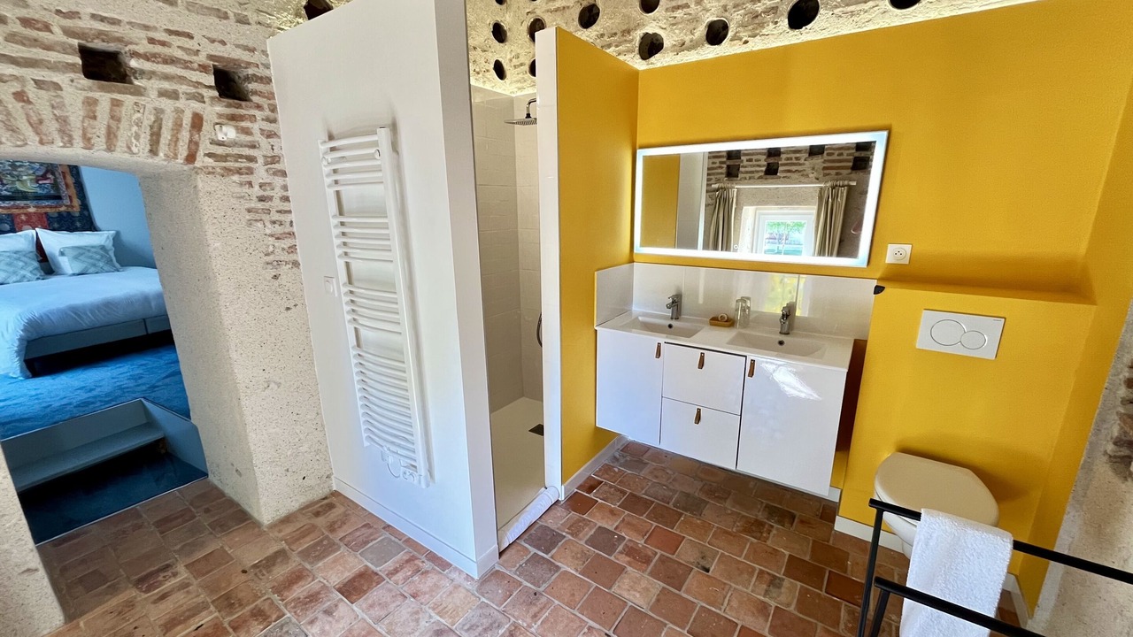 Photo of Bathroom in Chitenay