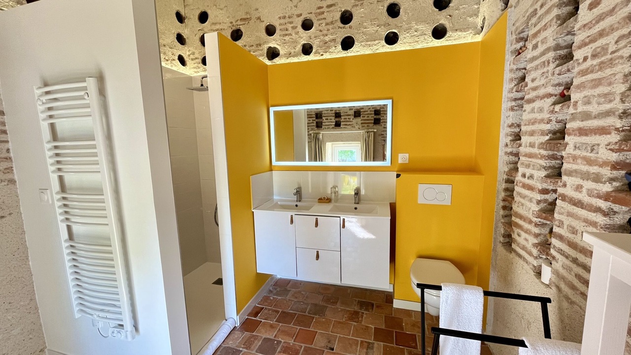 Photo of Bathroom in Chitenay