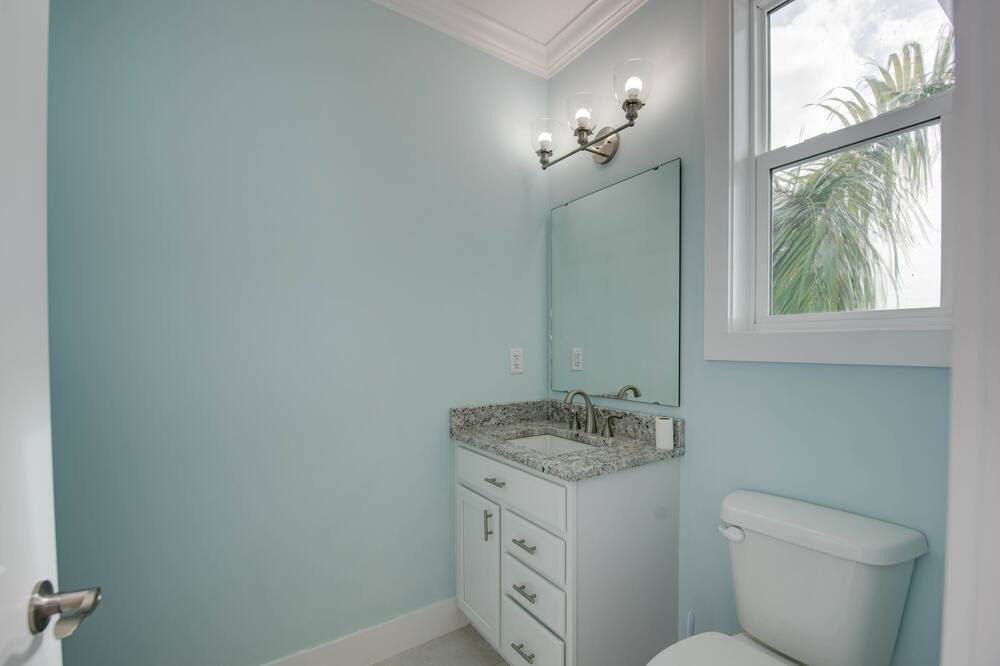 Photo of Bathroom in Sugarloaf Shores