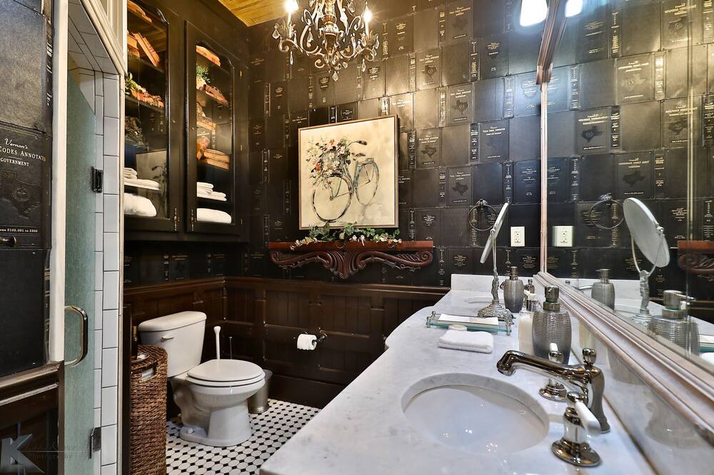 Photo of Bathroom in Sayles Blvd. Area