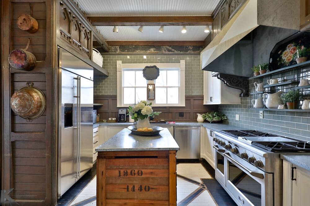 Photo of Kitchen in Sayles Blvd. Area