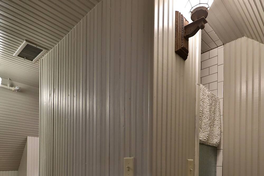 Photo of Bathroom in Sayles Blvd. Area