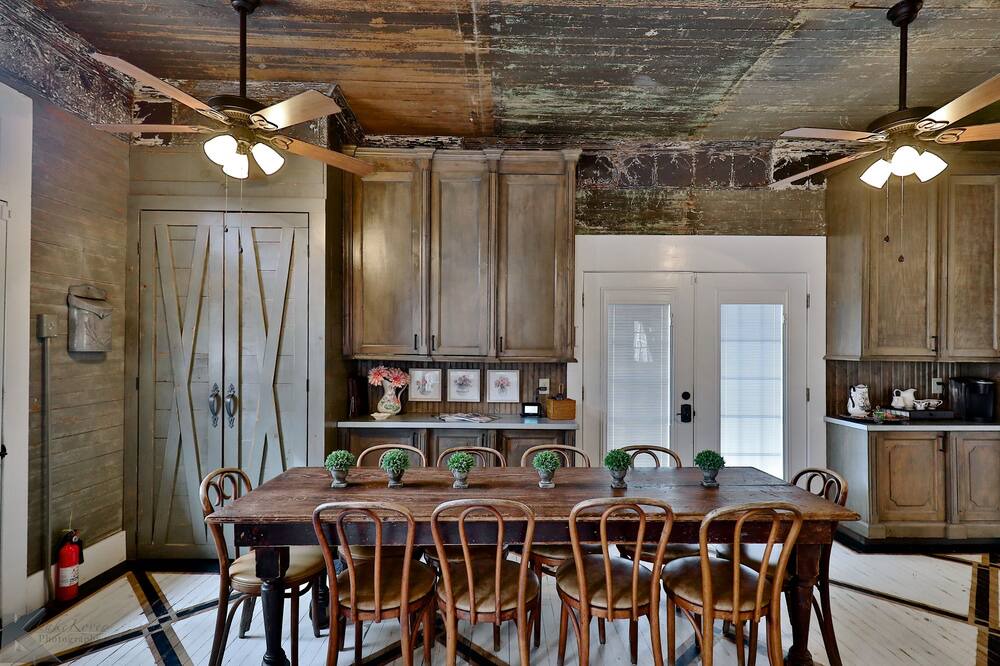 Photo of Kitchen in Sayles Blvd. Area