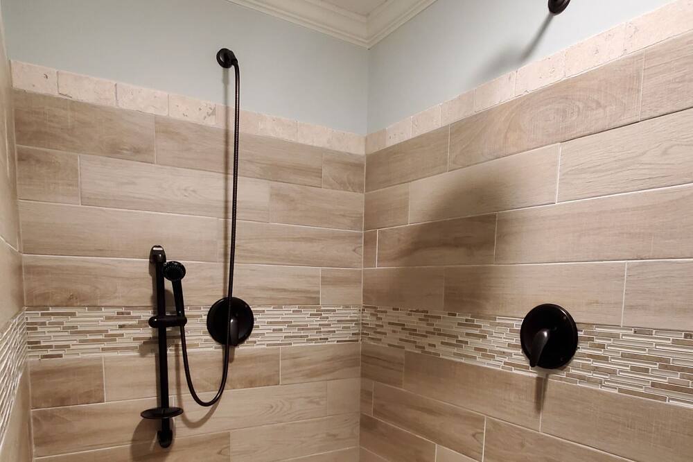 Photo of Bathroom in Farmersville