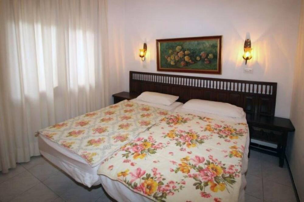 Photo of Bedroom in Pals