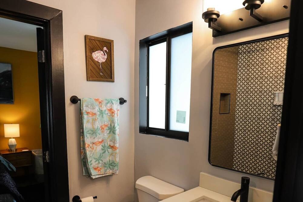 Photo of Bathroom in Croissant Park