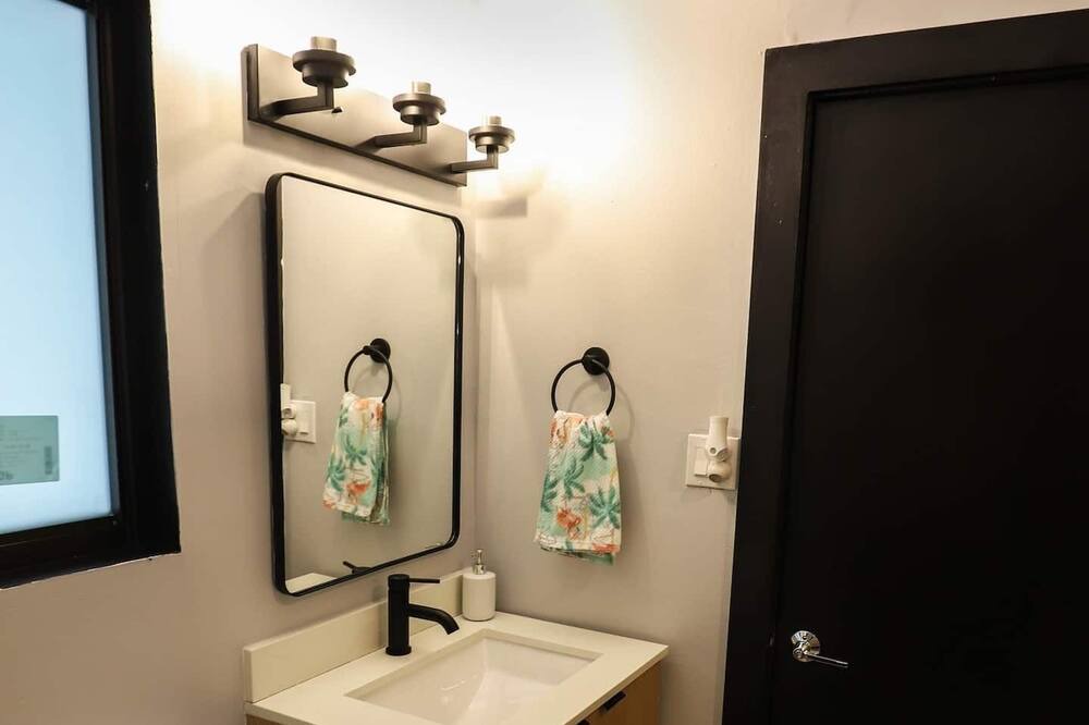 Photo of Bathroom in Croissant Park
