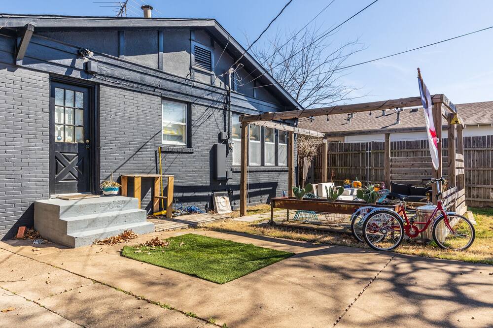 Photo of Patio Balcony in Fort Worth Cultural District