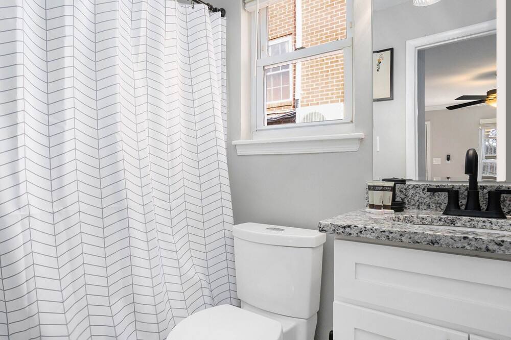 Photo of Bathroom in East Ocean View