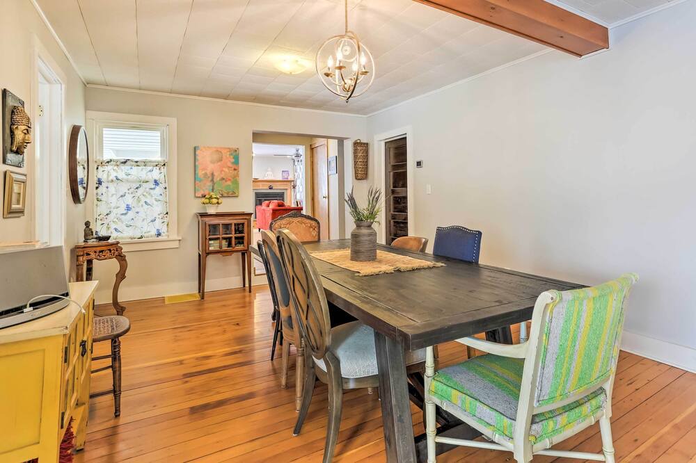 Photo of Livingroom in Hancock