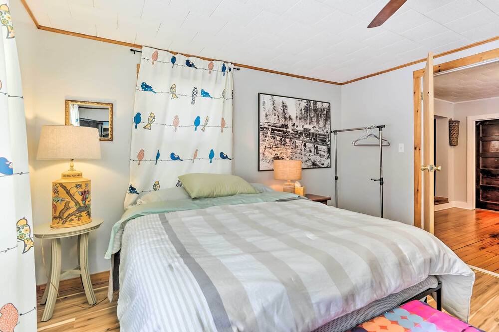 Photo of Bedroom in Hancock