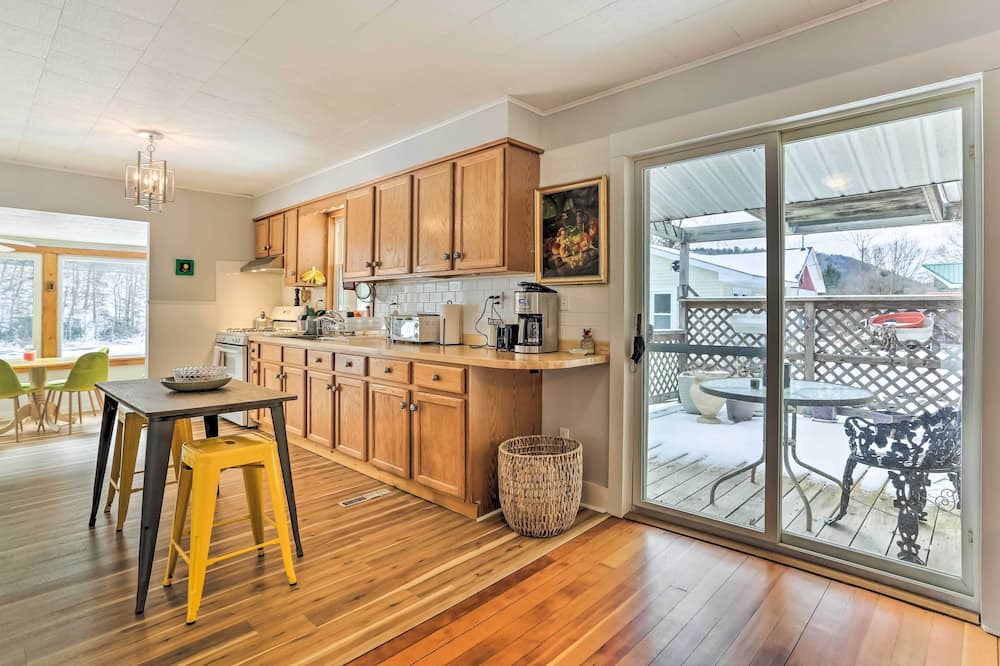 Photo of Others in Hancock