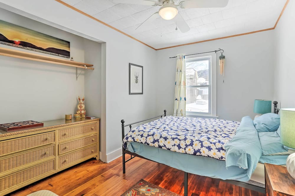 Photo of Bedroom in Hancock