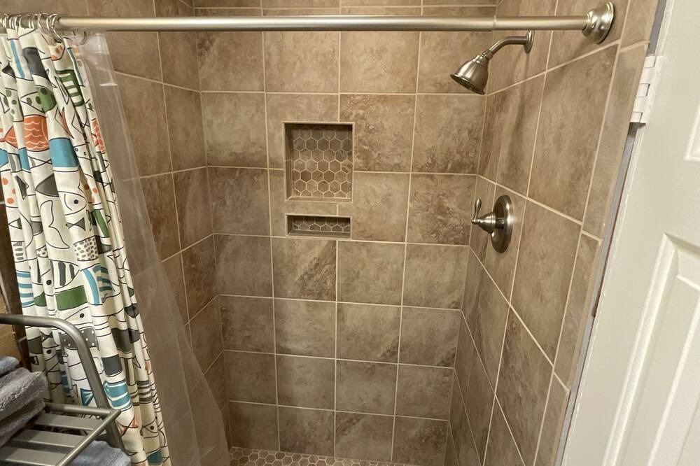 Photo of Bathroom in Almo