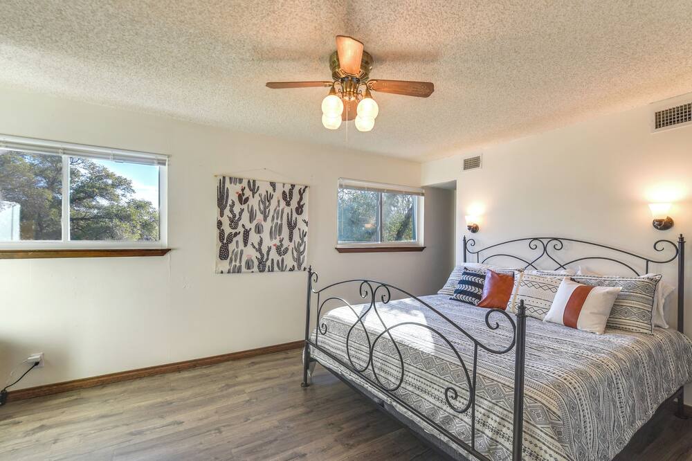 Photo of Bathroom in Brownwood