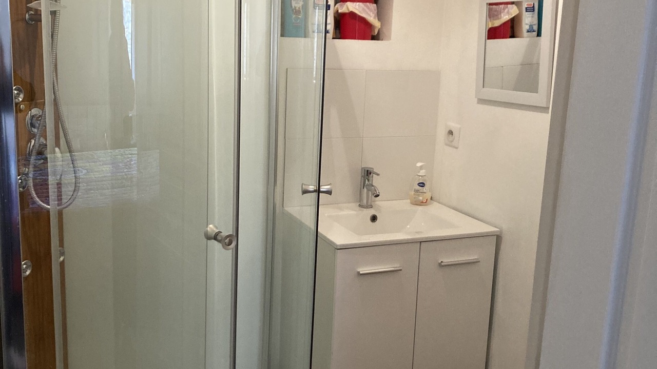 Photo of Bathroom in Villaines-les-Prevotes