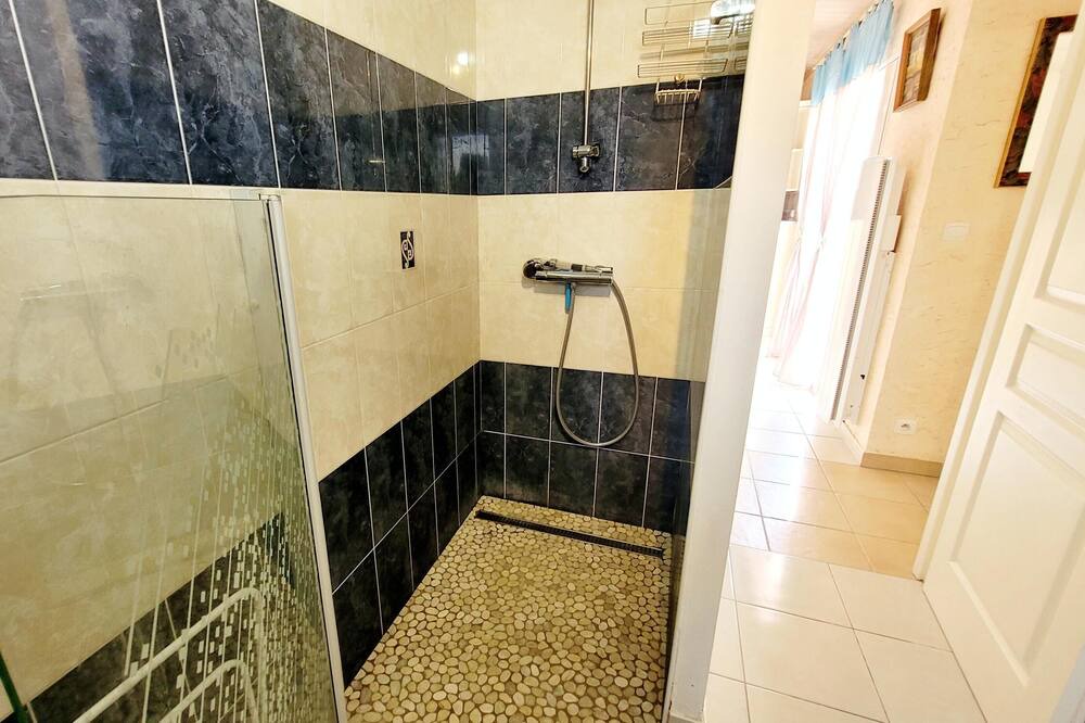 Photo of Bathroom in Notre-Dame-de-Monts