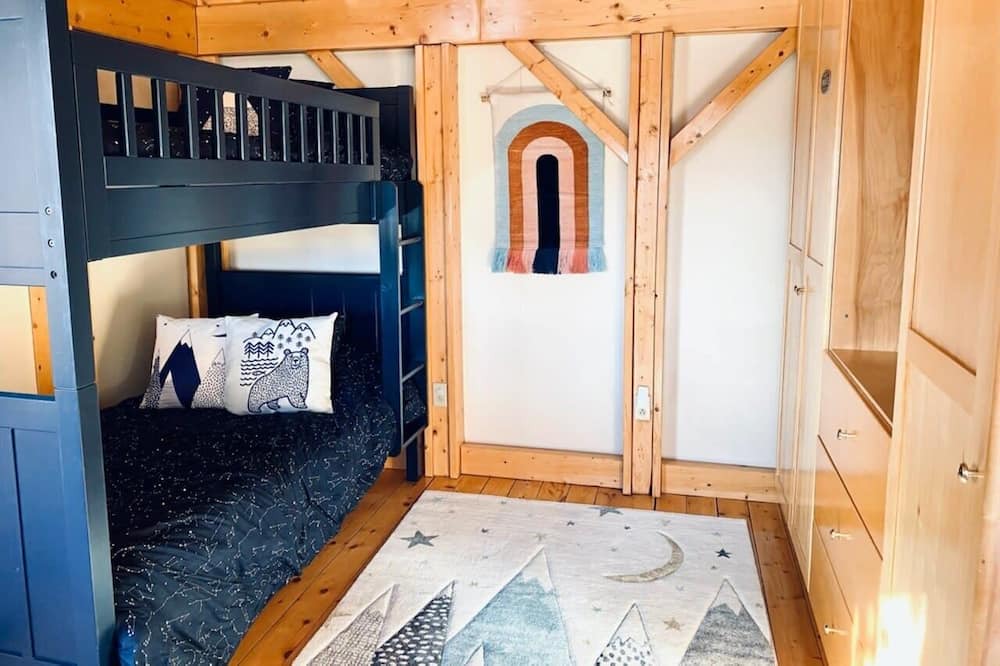 Photo of Others in Malone