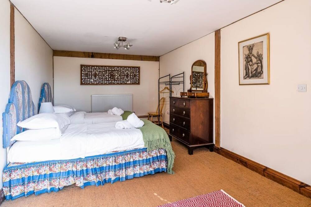 Photo of Bedroom in Shoscombe