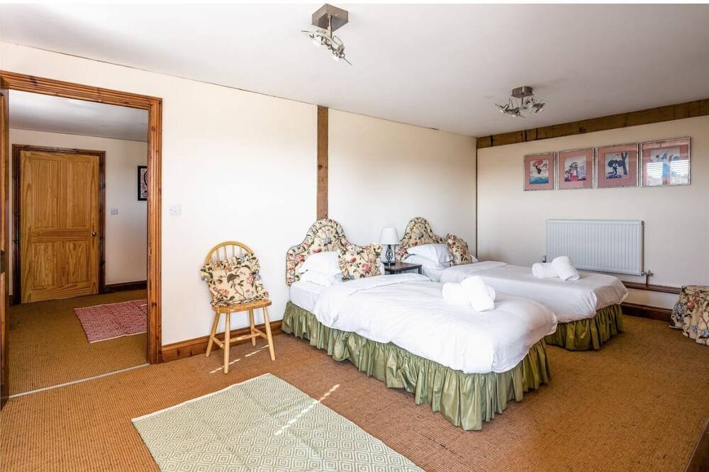 Photo of Bedroom in Shoscombe