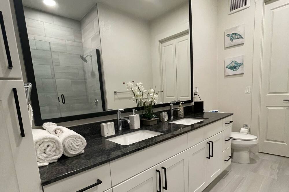 Photo of Bathroom in Brentwood