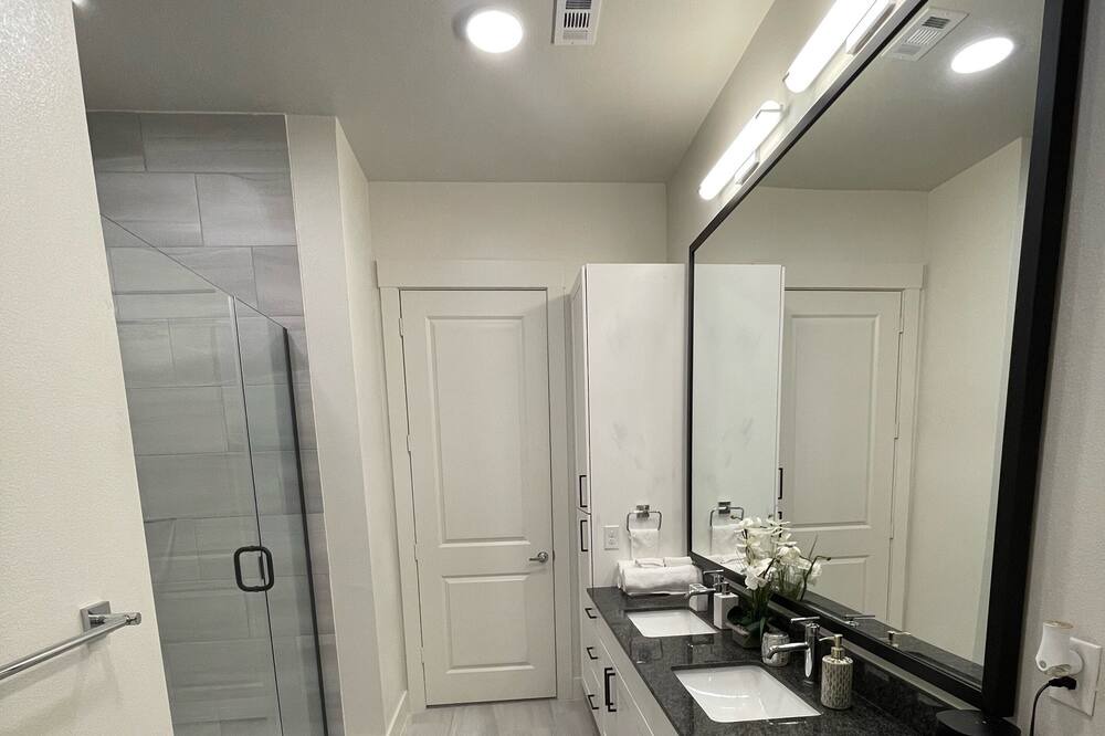 Photo of Bathroom in Brentwood