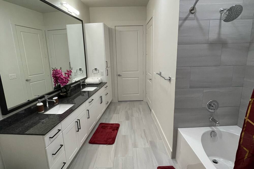 Photo of Bathroom in Brentwood