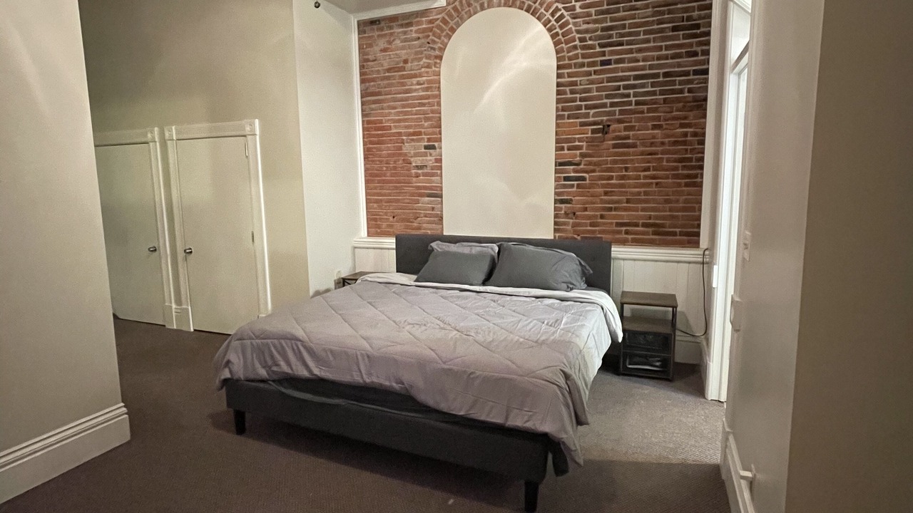 Photo of Others in Albany