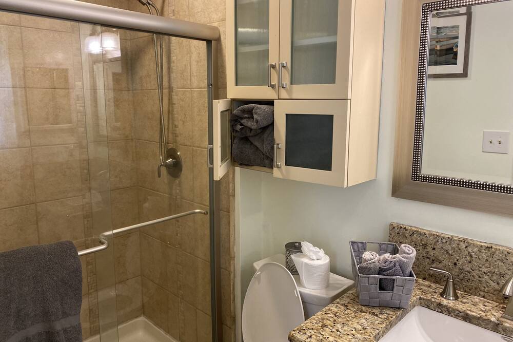 Photo of Bathroom in Raintree