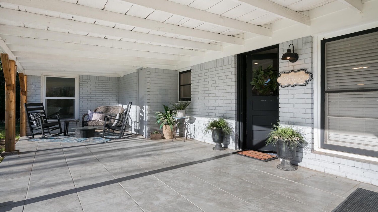 Photo of Patio Balcony in Laguna Park