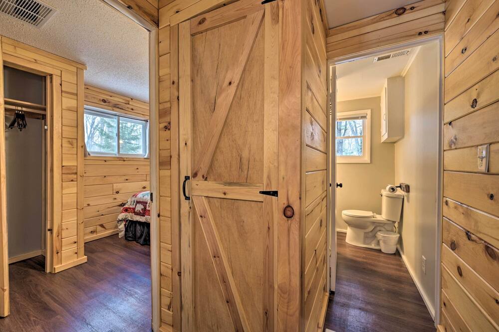 Photo of Bathroom in Wellston
