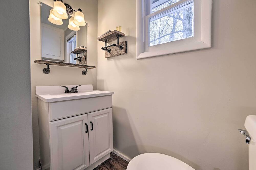 Photo of Bathroom in Wellston